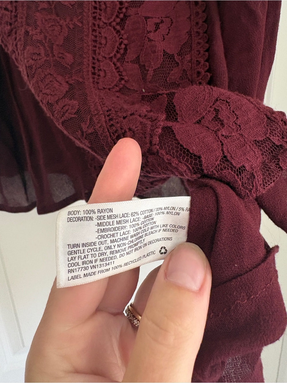 Xhilaration Lace High Neck Burgundy Tank Top Women’s Large Feminine Girly - Picture 3 of 4
